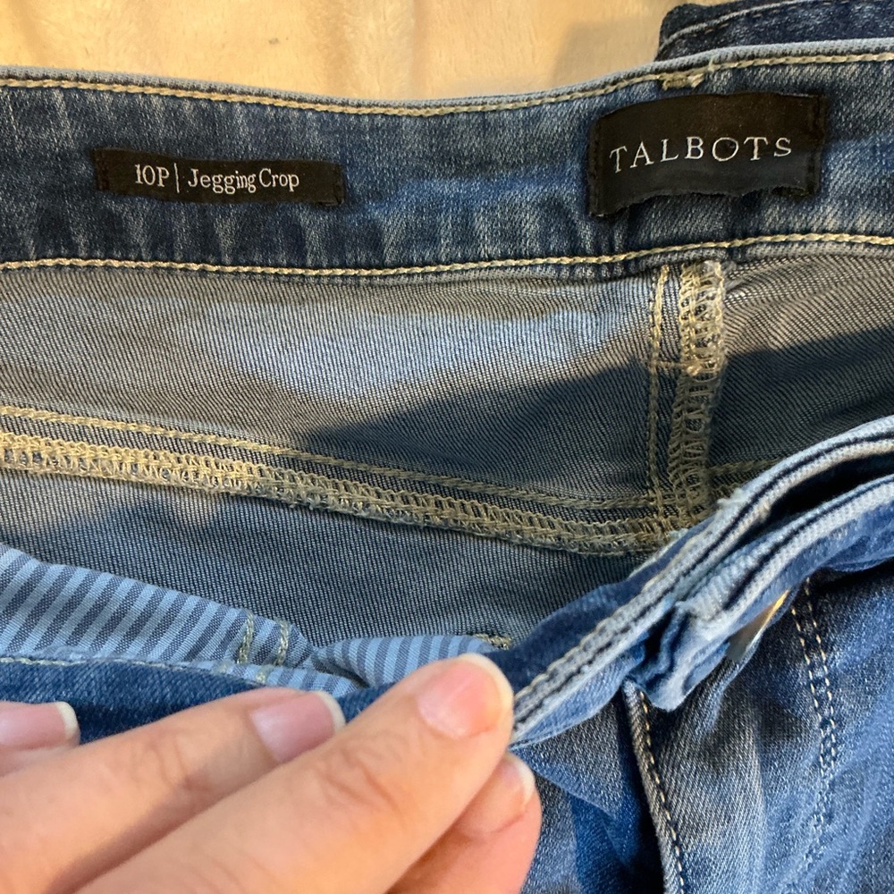 ๐ธ๐ธ๐ธ Talbots Jegging Crop Blue Denim Jeans - Size 10P - Picture 3 of 4